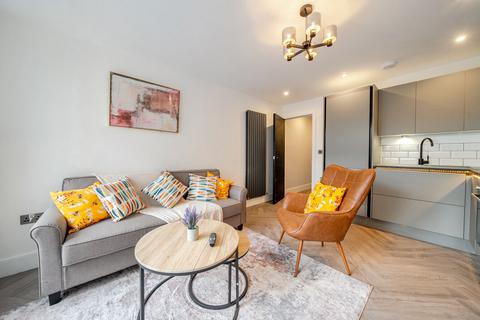 1 bedroom flat for sale, Upper Richmond Road West, London, SW14