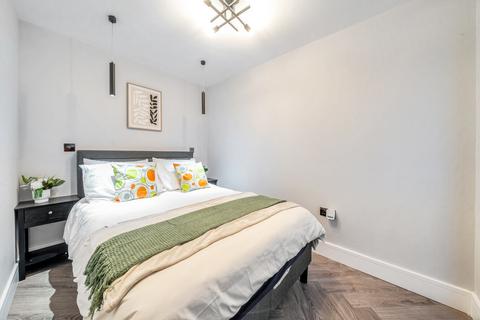 1 bedroom flat for sale, Upper Richmond Road West, London, SW14