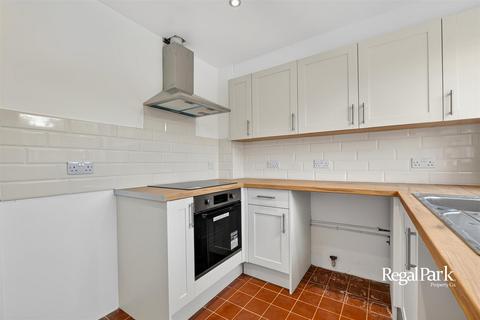 2 bedroom semi-detached house to rent, Kinnears Walk, Peterborough PE2