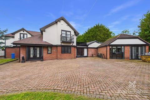 5 bedroom detached house to rent, Twiss Green Lane, Warrington WA3