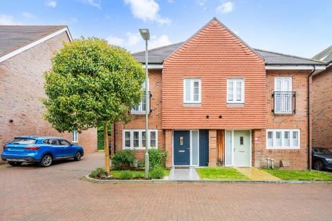Beatrice Square, Tadworth KT20