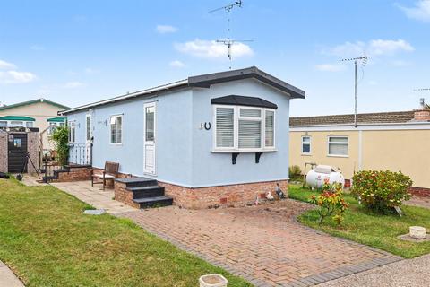 1 bedroom park home for sale, Pooles Lane, Hullbridge SS5