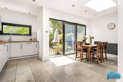 4 bedroom semi-detached house for sale, Radcliffe Road, London, N21