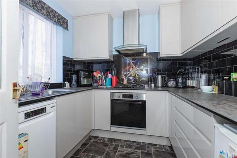 4 bedroom semi-detached house for sale, Raleigh Crescent, Goring-By-Sea