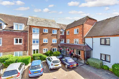 2 bedroom flat for sale, Henty Gardens, Chichester, West Sussex