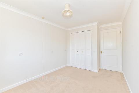 2 bedroom flat for sale, Henty Gardens, Chichester, West Sussex