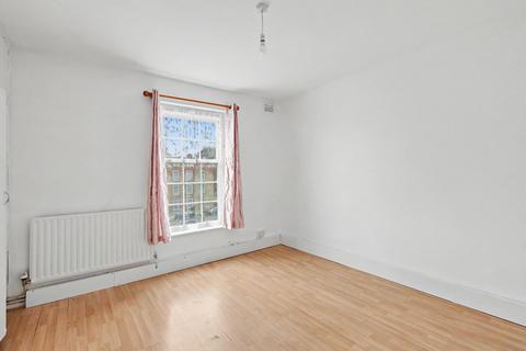2 bedroom flat for sale, Baker Street, Enfield