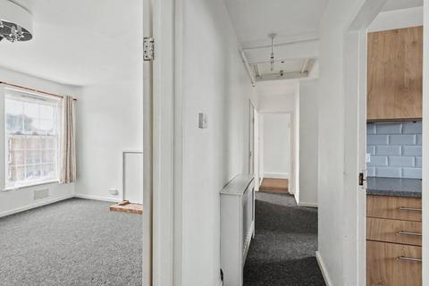 2 bedroom flat for sale, Baker Street, Enfield