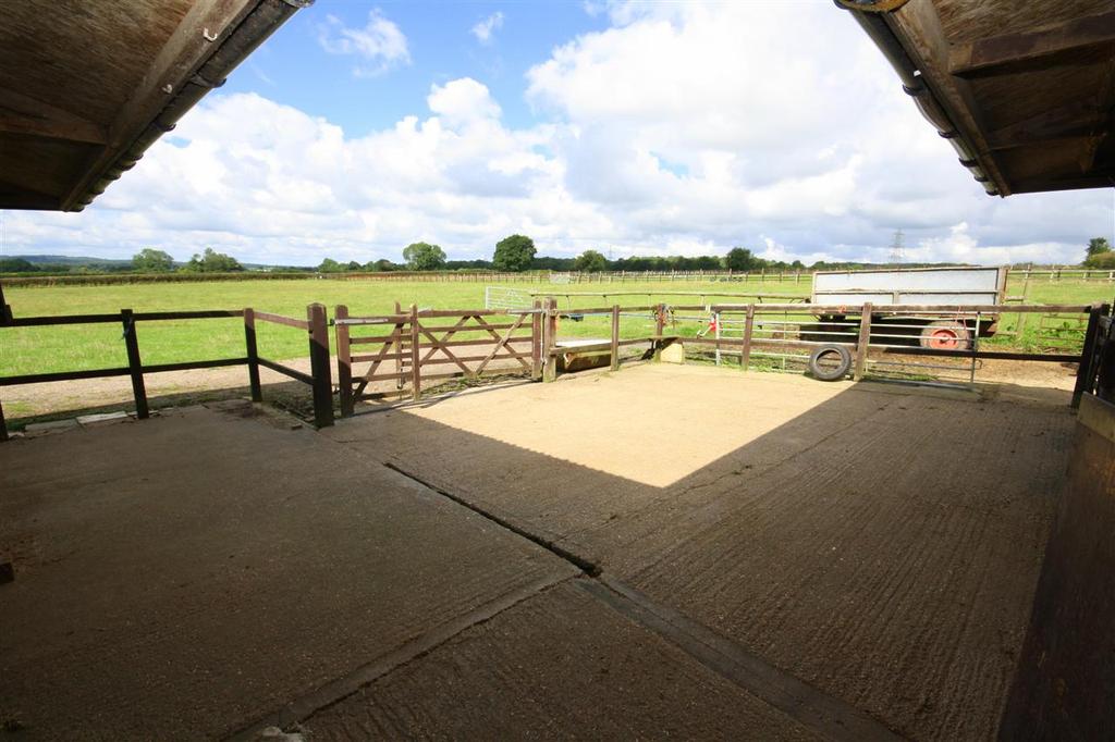 Hill Barn Stables Denmead Land 125 000