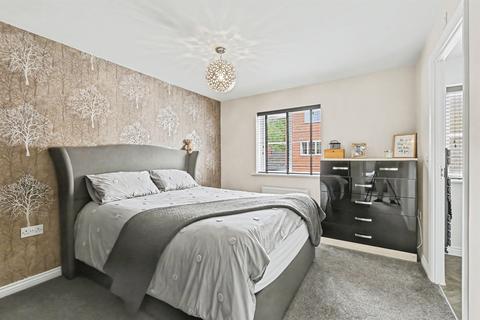 4 bedroom detached house for sale, Hedgerow Lane, Northampton