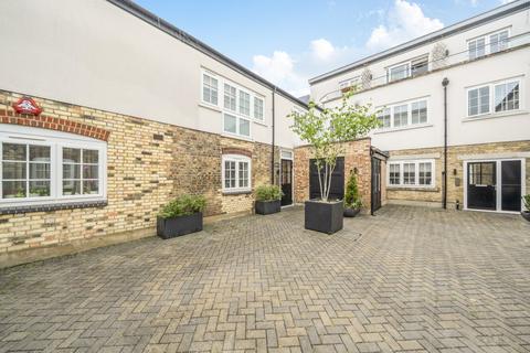 2 bedroom flat for sale, Cornwall Avenue, London, N3