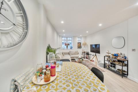 2 bedroom flat for sale, Cornwall Avenue, London, N3