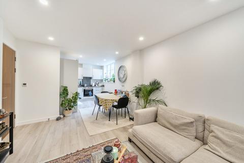 2 bedroom flat for sale, Cornwall Avenue, London, N3