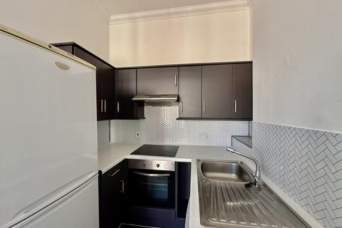 2 bed flat/apartment for rent in Alhambra Road, SOUTHSEA