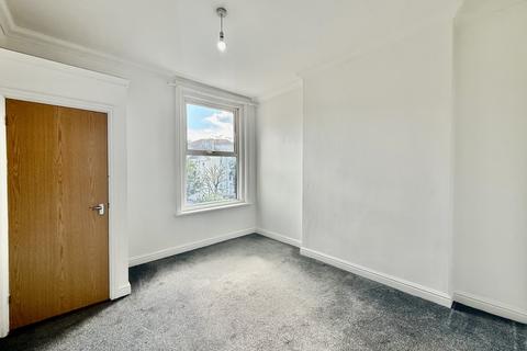 2 bedroom apartment to rent, Alhambra Road, SOUTHSEA