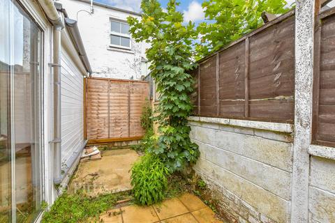 2 bedroom end of terrace house for sale, South Street, Ryde PO33