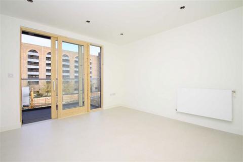 Studio to rent, Cobblestone Square, London E1W
