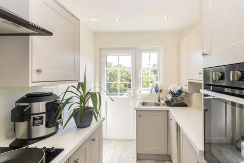 2 bedroom flat to rent, St. Mark's Hill, Surbiton KT6