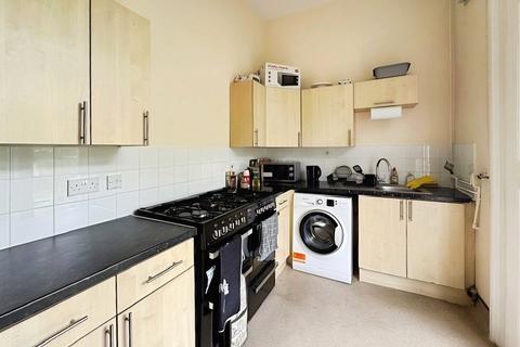 5 bedroom flat share to rent, Moorland Road, London, SW9
