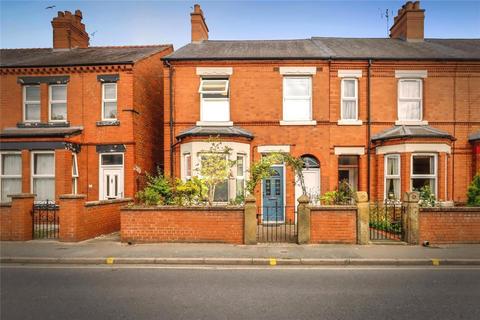 3 bedroom end of terrace house for sale, Bradley Road, Wrexham, LL13