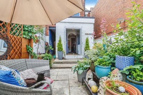 3 bedroom end of terrace house for sale, Bradley Road, Wrexham, LL13