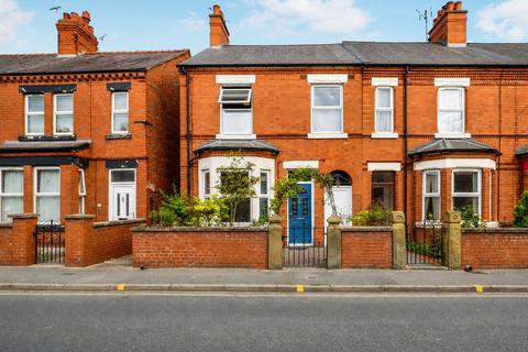 3 bedroom end of terrace house for sale, Bradley Road, Wrexham, LL13