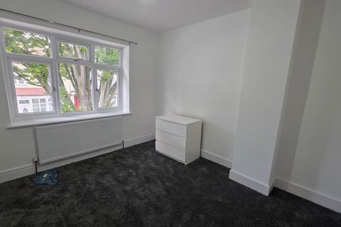 4 bedroom terraced house to rent, London, E6