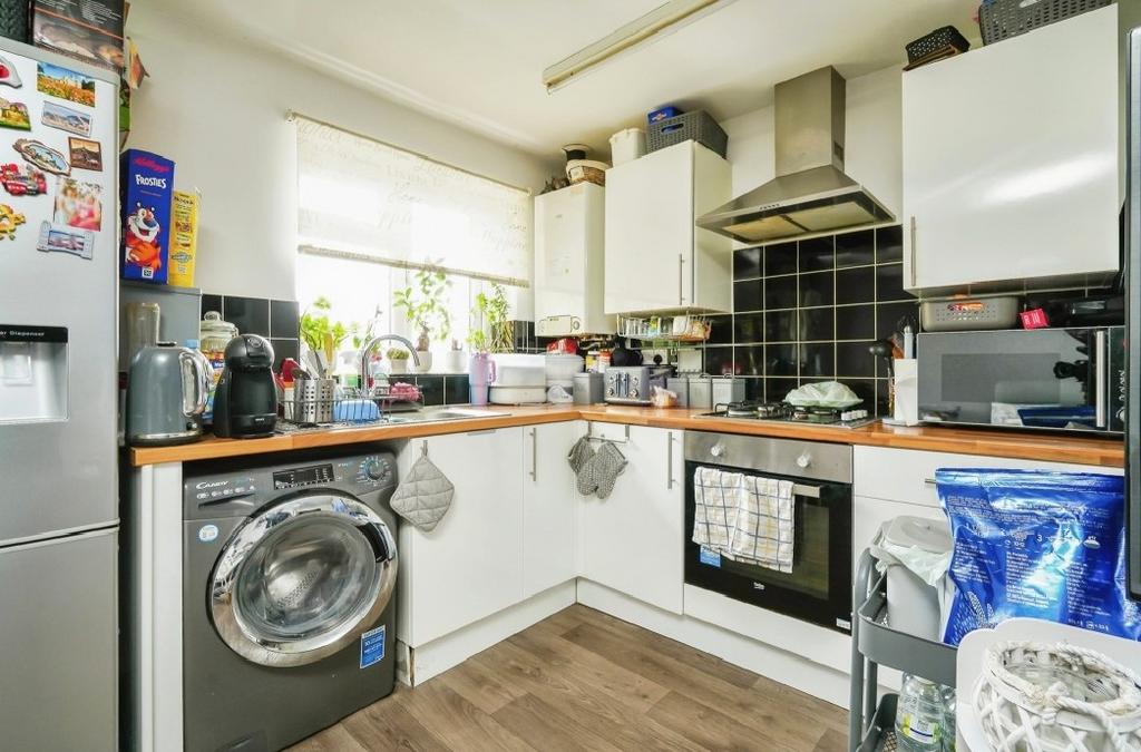 Apartment in Oxford, Littlemore - View 2