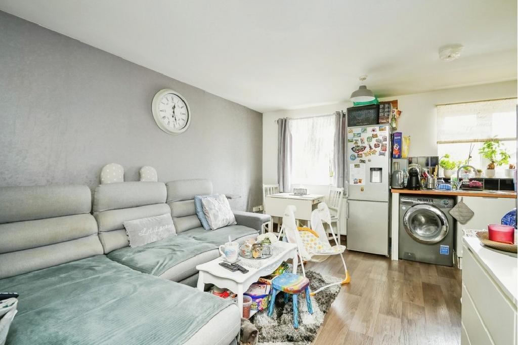 Apartment in Oxford, Littlemore - View 3