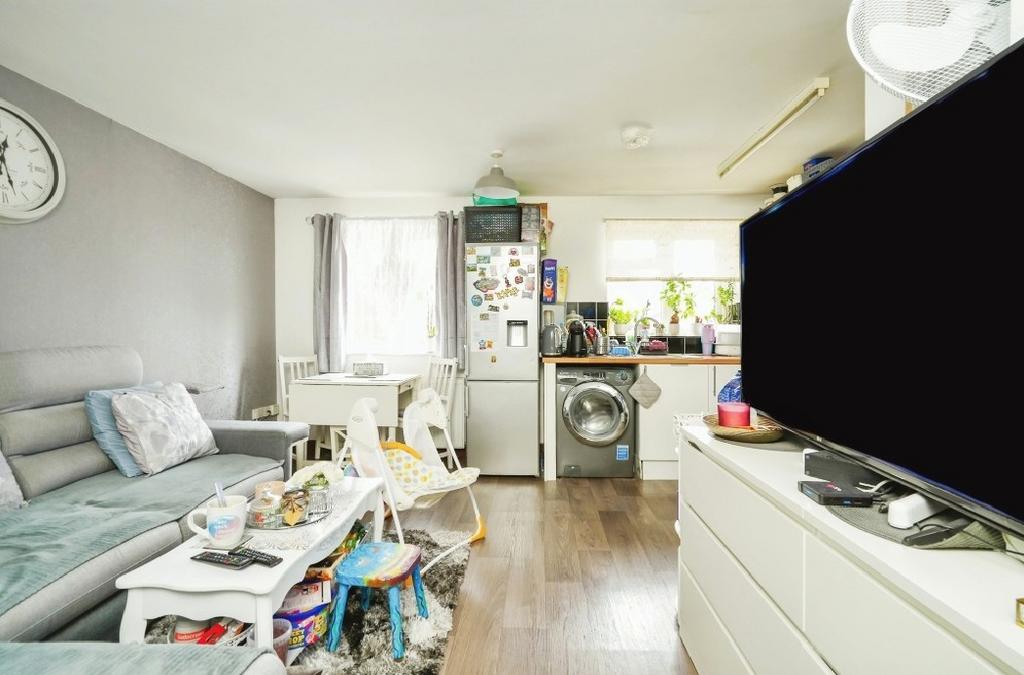 Apartment in Oxford, Littlemore - View 4