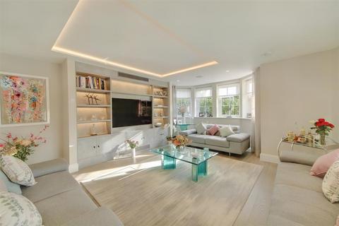 2 bedroom flat for sale, Hillside House, The Drive, Radlett WD7