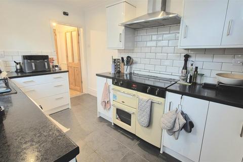 2 bed terraced house for rent in Collingwood Road, Southsea