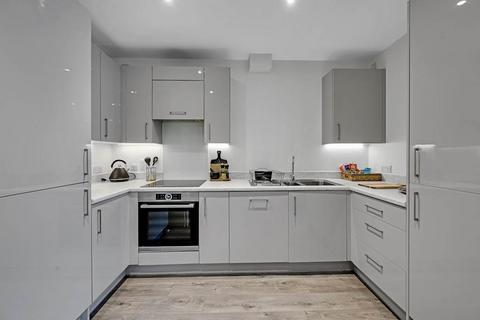 2 bedroom flat for sale, Hemming Street, London E1