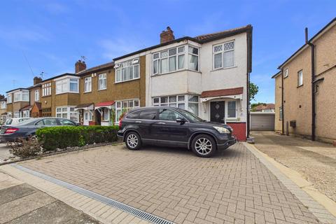 undefined, Carisbrook Close, Enfield