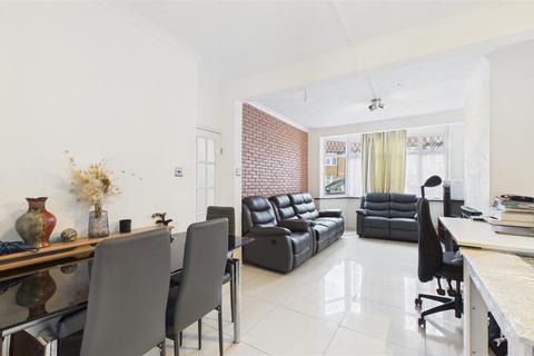 undefined, Carisbrook Close, Enfield