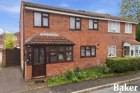 Trotwood, Chigwell IG7