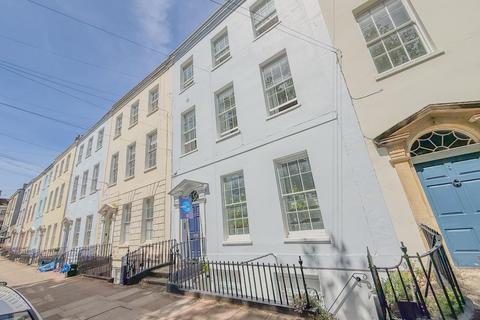 3 bedroom apartment to rent, York Place, Bristol BS8