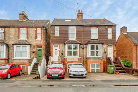 4 bedroom semi-detached house for sale, Earlsbrook Road, Redhill