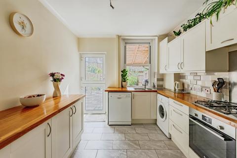 4 bedroom semi-detached house for sale, Earlsbrook Road, Redhill