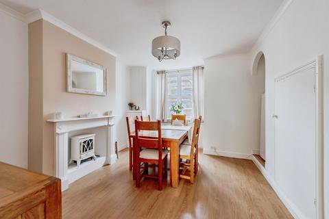 4 bedroom semi-detached house for sale, Earlsbrook Road, Redhill