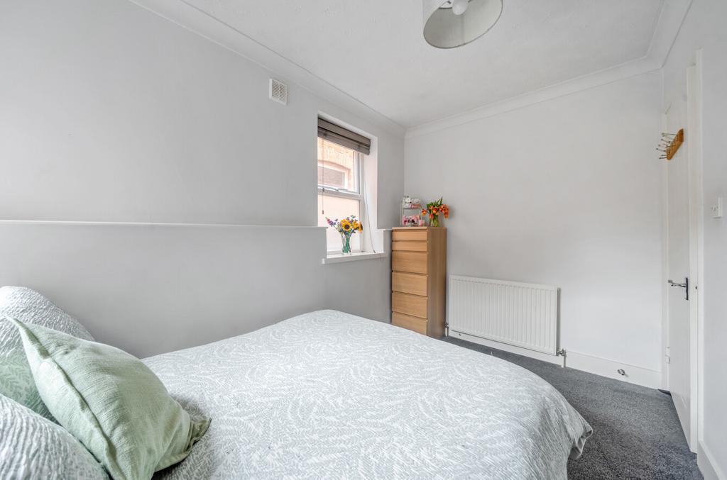 Wilton Avenue, Polygon, Southampton, Hampshire, SO15 - More
