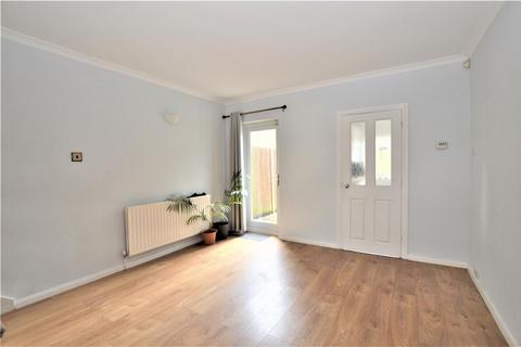 2 bedroom end of terrace house to rent, St. Annes Road, London Colney, AL2