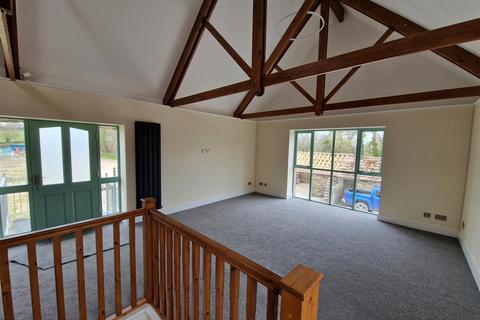 3 bedroom barn conversion to rent, Feock, Truro