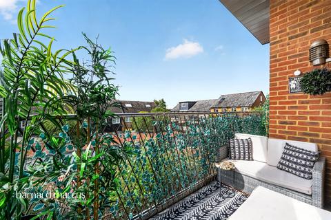 2 bedroom apartment for sale, East Street, EPSOM