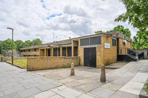 St Leonards Road, Canary Wharf, London, E14