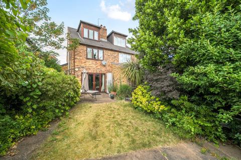 Latimer Road, Teddington, TW11
