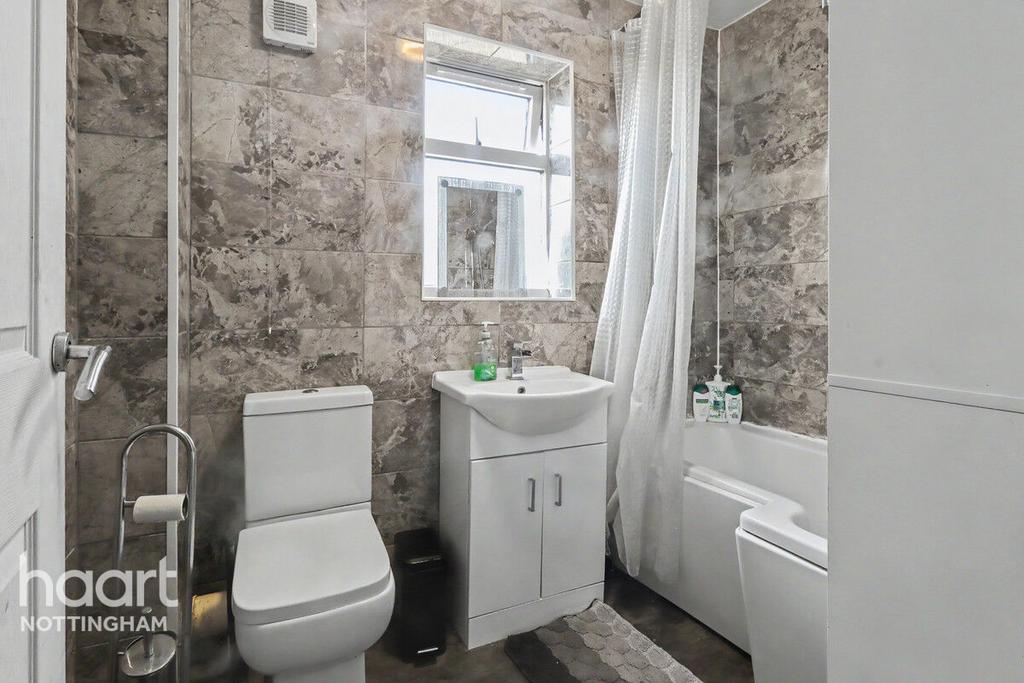 House in Rushcliffe, Compton Acres - More