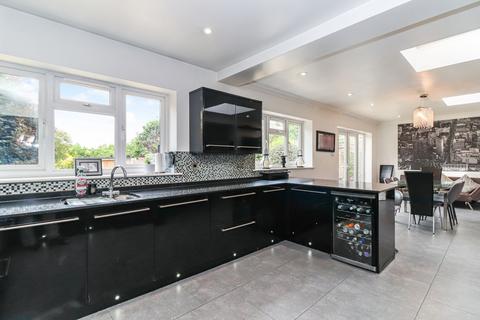 4 bedroom detached house for sale, Gallows Hill Lane, Abbots Langley, WD5