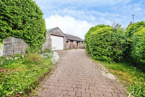 3 bedroom bungalow for sale, Coombe Road, Steyning, West Sussex, BN44