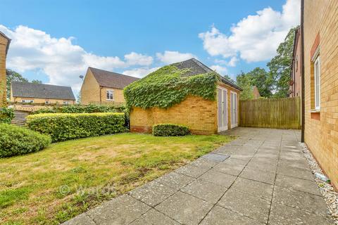 2 bedroom ground floor flat for sale, Brigadier Gardens, Ashford TN23